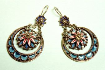 Серьги «Звездочка». Нейзильбер, перегородчатая эмаль, 1995 год.